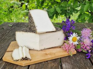 Ziegenschnittkäse Pfefferkönig